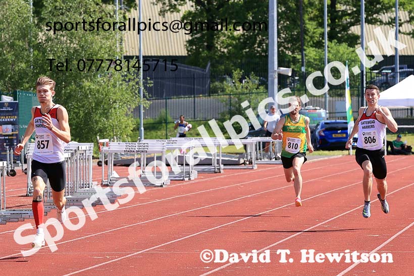 Mens Senior and Under-20s 400 metres, 2024 North Eastern Track and Field Champs., Middlesbrough.  Photo: David T. Hewitson/Sports for All Pics